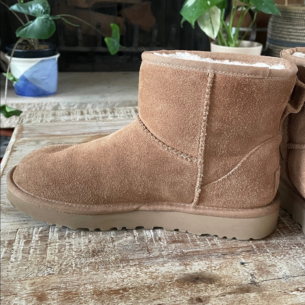 UGG classic Mini rubber logo - Picture 4 of 7